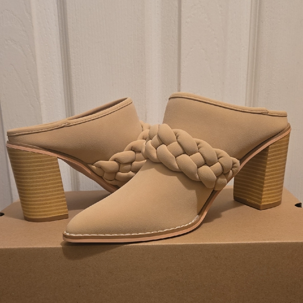 Elegant Braided Beige Mules
